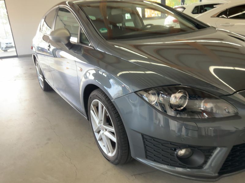 Seat Leon 2.0 TDI FR — zdjęcie 8