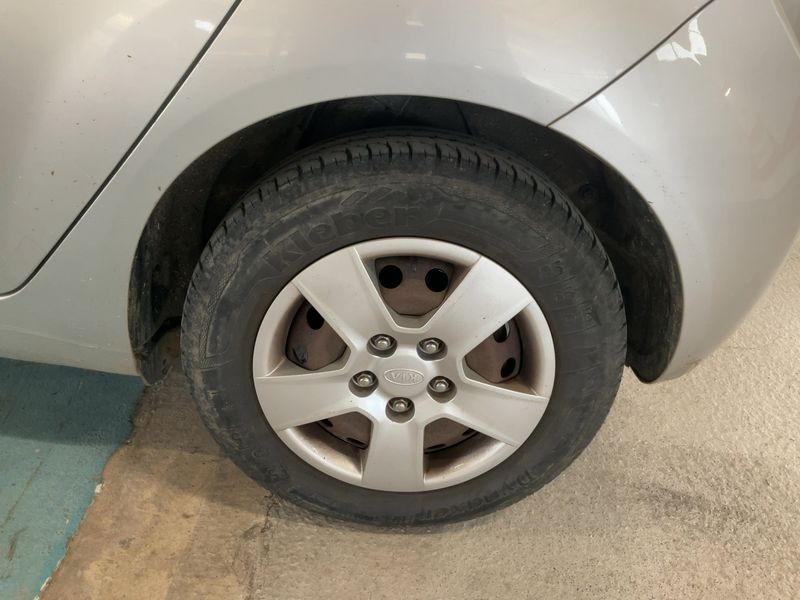 Kia Venga 1.4 Style — zdjęcie 20