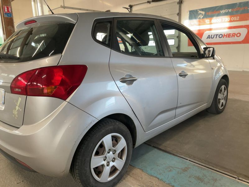 Kia Venga 1.4 Style — zdjęcie 6