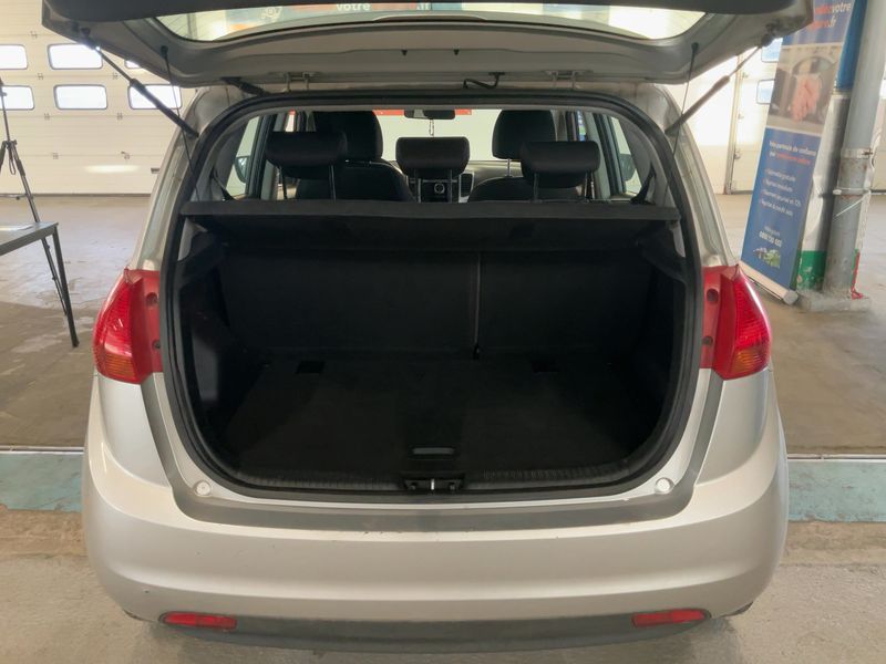 Kia Venga 1.4 Style — zdjęcie 10