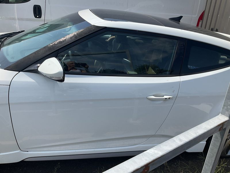 Hyundai Veloster 1.6 TGDI Turbo — zdjęcie 4