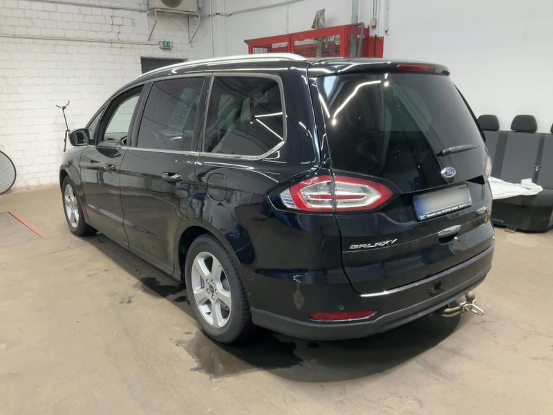 Ford Galaxy 1.5 EcoBoost Titanium — zdjęcie 3