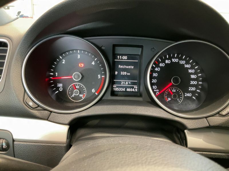 Volkswagen Golf VI 1.6 TDI — zdjęcie 13