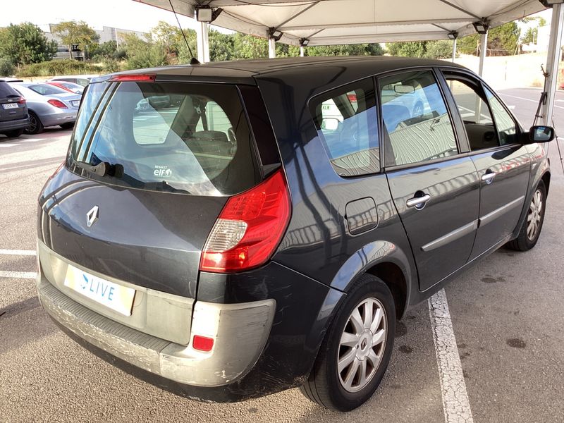 Renault Grand Scenic 1.9 dCi Dynamique — zdjęcie 2