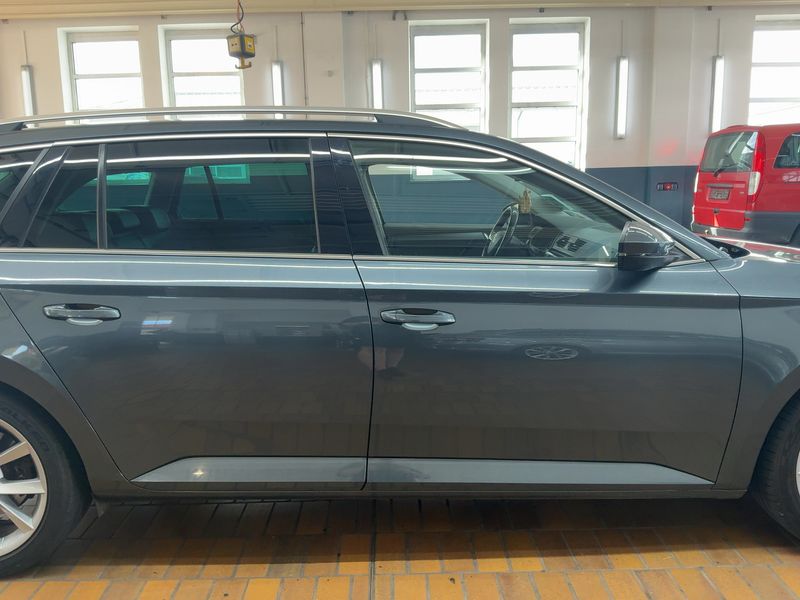 Skoda Superb 2.0 TDI Style — zdjęcie 7