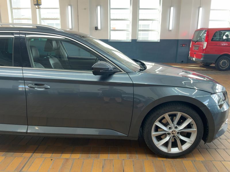 Skoda Superb 2.0 TDI Style — zdjęcie 8