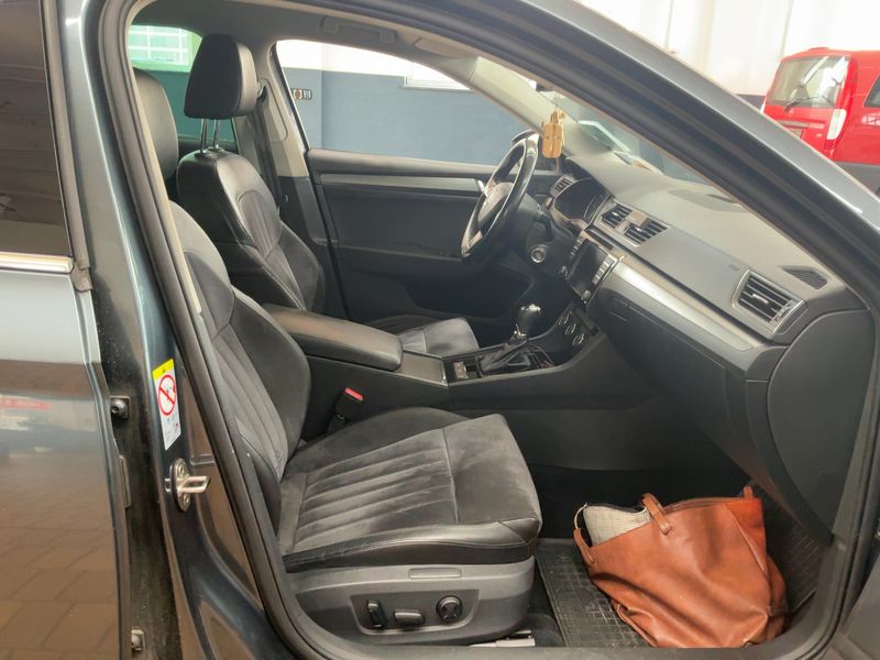Skoda Superb 2.0 TDI Style — zdjęcie 11