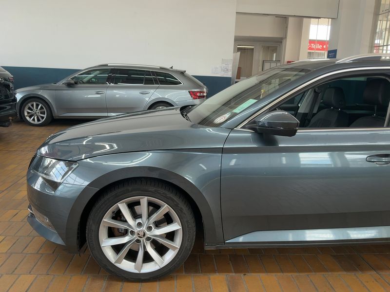 Skoda Superb 2.0 TDI Style — zdjęcie 2
