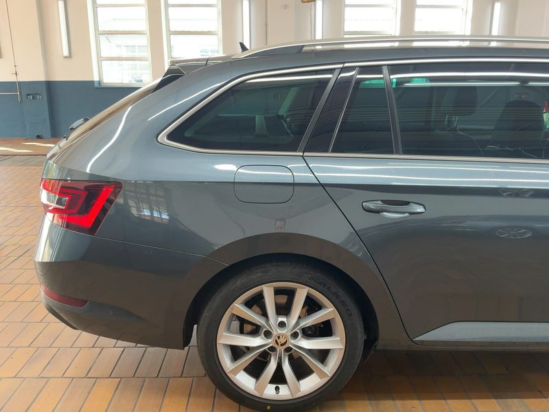 Skoda Superb 2.0 TDI Style — zdjęcie 6