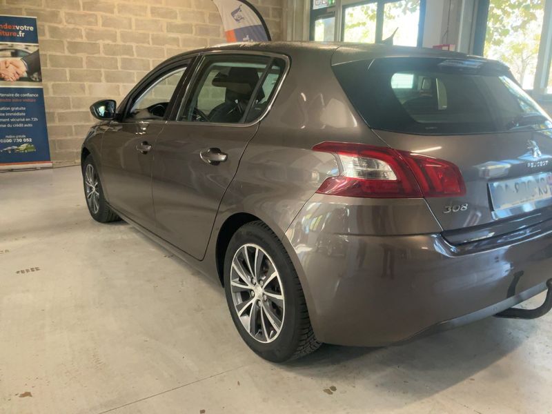 Peugeot 308 1.6 e-HDi Allure — zdjęcie 3