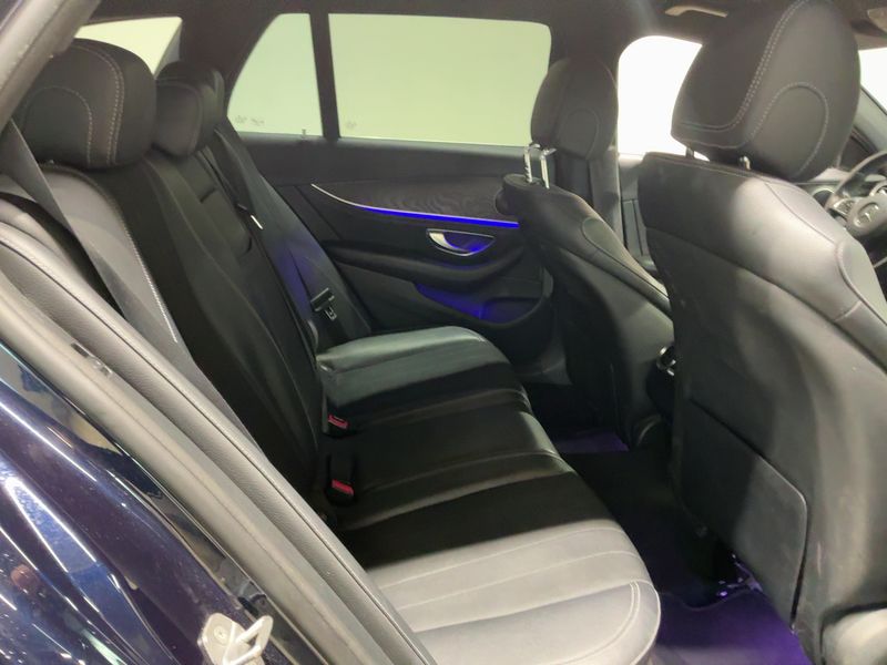 Mercedes-Benz E-Klasse E 200 d T Avantgarde — zdjęcie 14