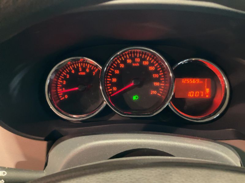 Dacia Lodgy 1.5 dCi Laureate — zdjęcie 13