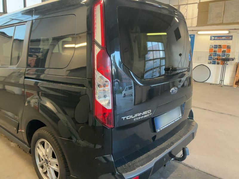 Ford Grand Tourneo Connect 1.5 TDCi EcoBlue Titanium — zdjęcie 3