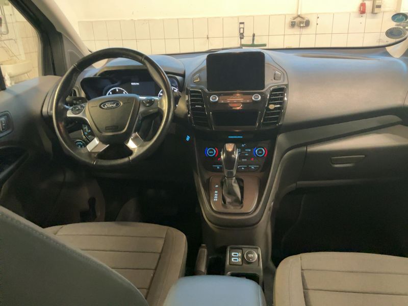 Ford Grand Tourneo Connect 1.5 TDCi EcoBlue Titanium — zdjęcie 12