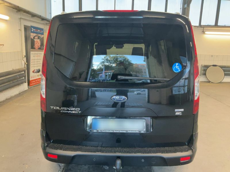 Ford Grand Tourneo Connect 1.5 TDCi EcoBlue Titanium — zdjęcie 5