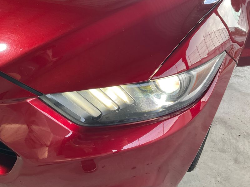 Ford Mustang 2.3 EcoBoost Fastback — zdjęcie 24