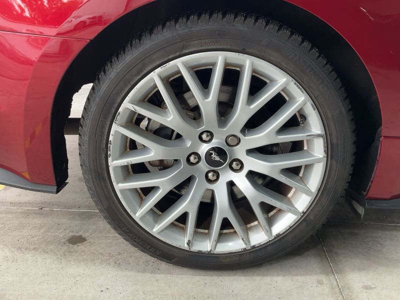 Ford Mustang 2.3 EcoBoost Fastback — zdjęcie 18