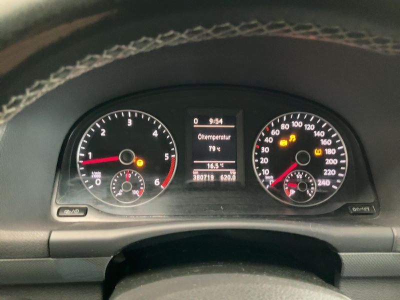 Volkswagen Touran 2.0 TDI Match BlueMotion Tech — zdjęcie 4