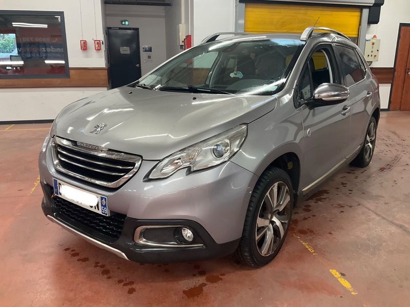 Peugeot 2008 1.2 PureTech Crossway