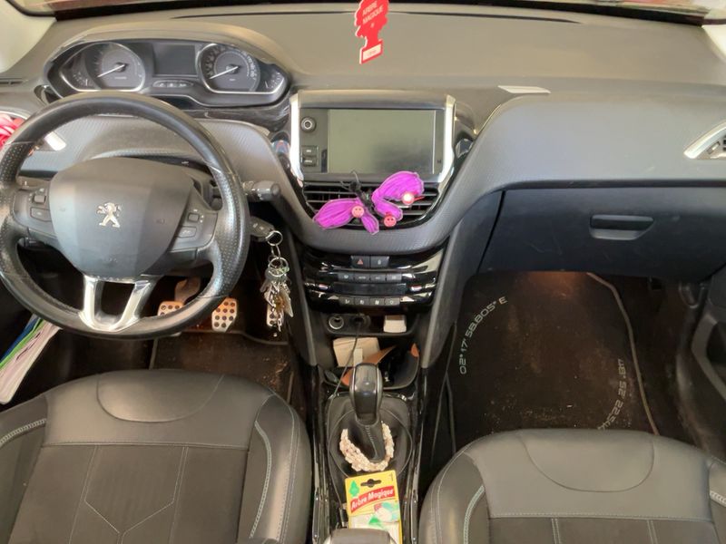 Peugeot 2008 1.2 PureTech Crossway — zdjęcie 12