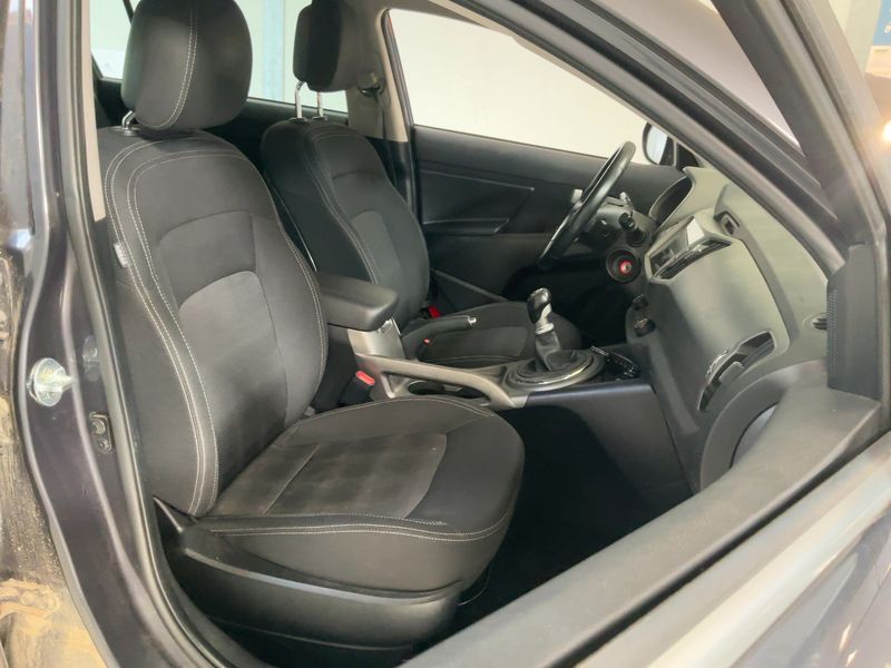 Kia Sportage 1.7 CRDi Active 2WD — zdjęcie 11