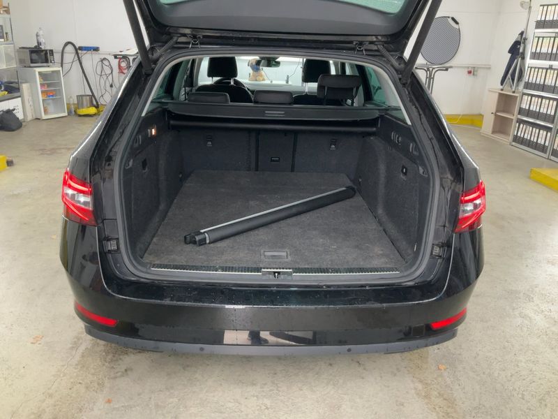 Skoda Superb 2.0 TDI Ambition — zdjęcie 10