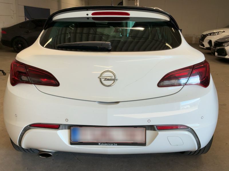 Opel Astra GTC 1.4 Turbo Innovation — zdjęcie 5
