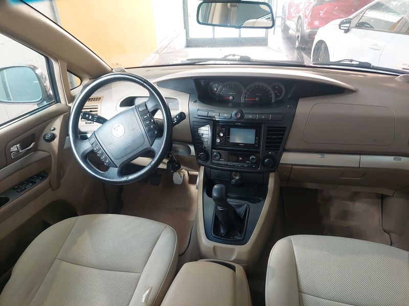 Ssangyong Rodius 270 Xdi Limited — zdjęcie 11
