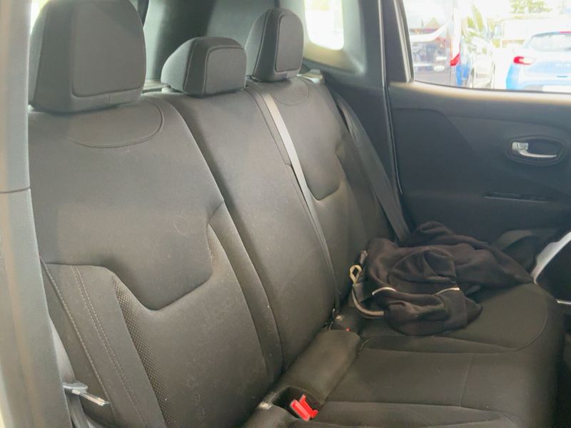 Jeep Renegade 1.6 M-Jet Sport FWD — zdjęcie 14
