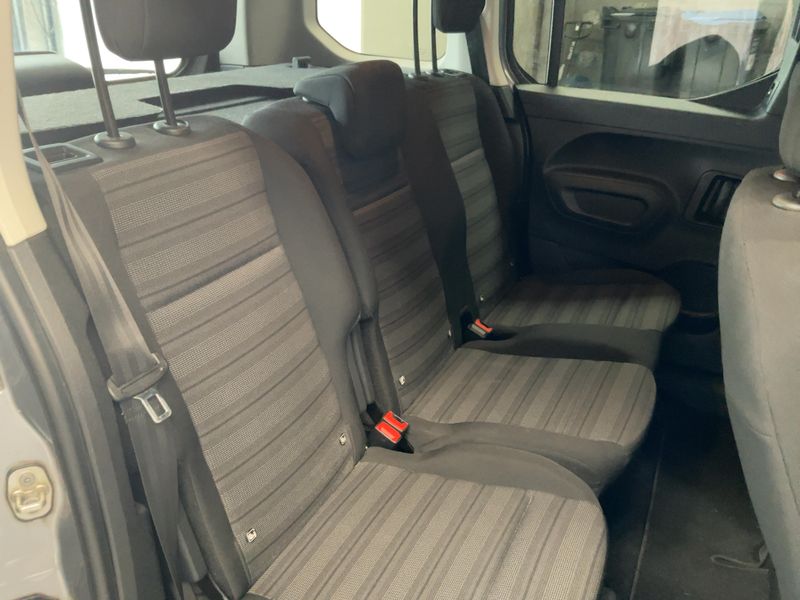 Opel Combo Life 1.2 Turbo Edition — zdjęcie 14