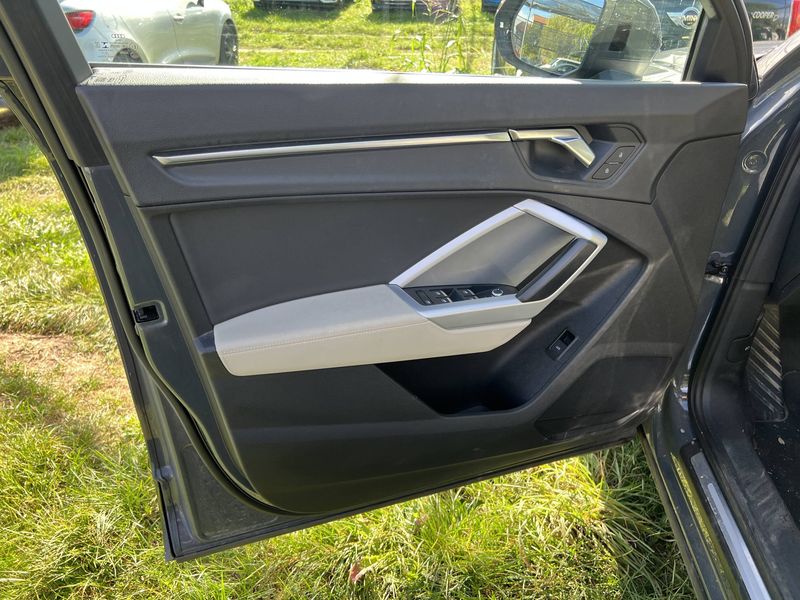Audi Q3 40 TDI quattro Advanced — zdjęcie 33