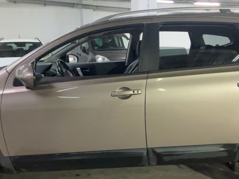 Nissan Qashqai+2 2.0 dCi Tekna 4x4 — zdjęcie 4