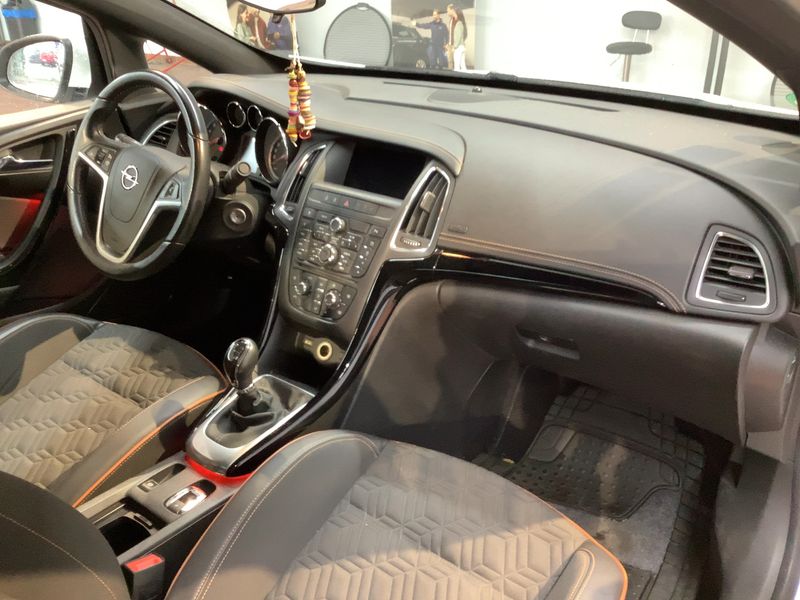 Opel Cascada 1.4 Turbo Excellence — zdjęcie 13