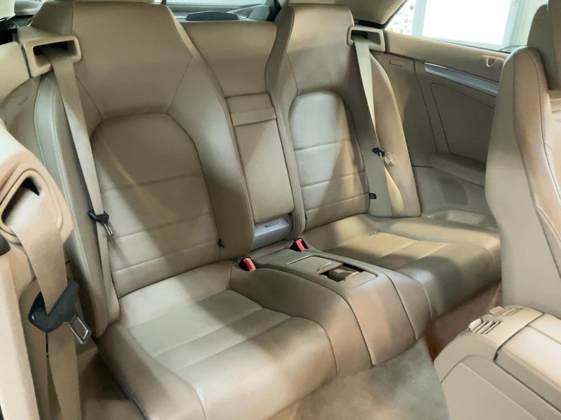 Mercedes-Benz E-Klasse E 250 CGI BlueEfficiency Elegance — zdjęcie 14
