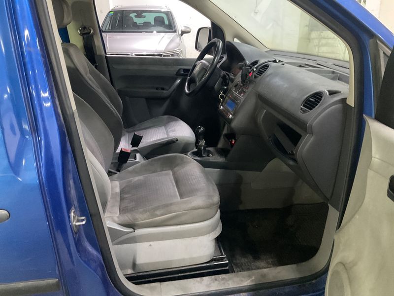 Volkswagen Caddy 1.9 TDI Kombi — zdjęcie 3