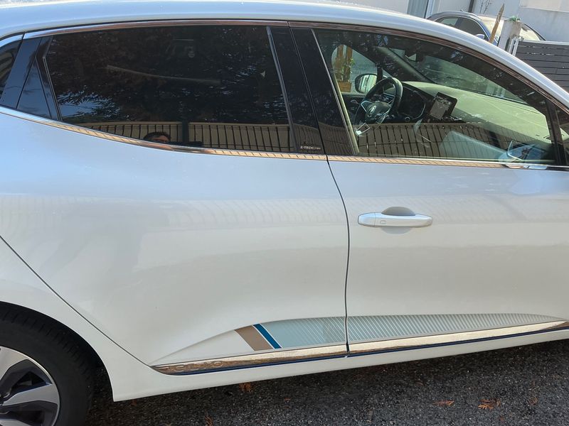 Renault Clio 1.6 Hybrid E-Tech Premiere Edition — zdjęcie 7