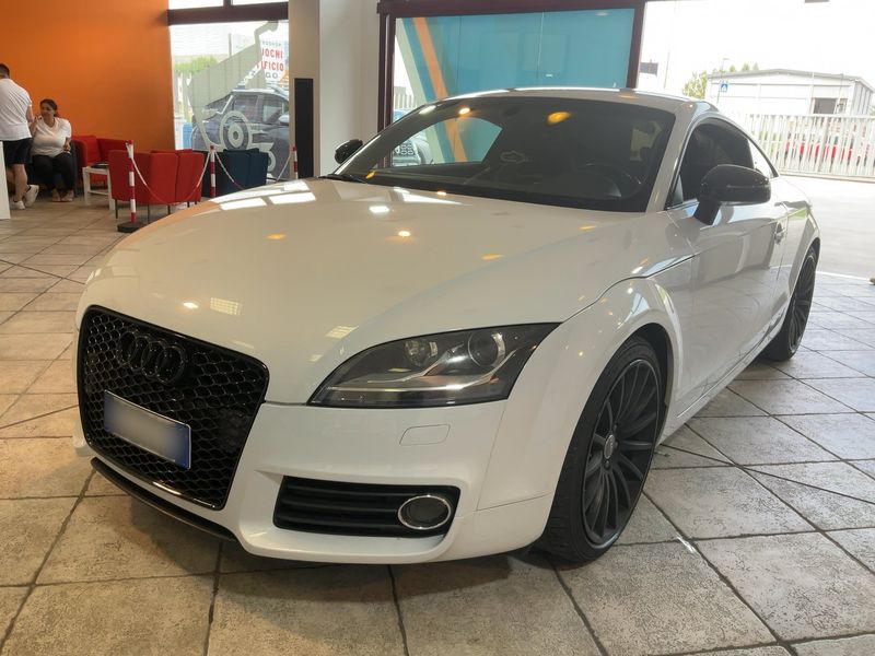 Audi TT 2.0 TDI quattro Coupe — zdjęcie 1