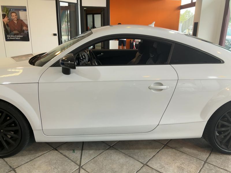 Audi TT 2.0 TDI quattro Coupe — zdjęcie 4