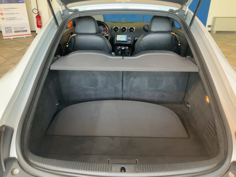 Audi TT 2.0 TDI quattro Coupe — zdjęcie 10