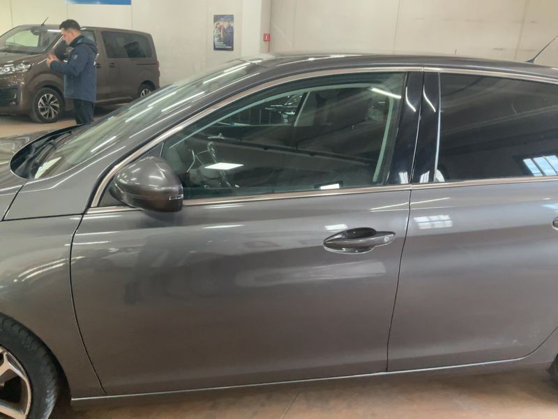 Peugeot 308 1.6 Blue-HDi Allure — zdjęcie 4