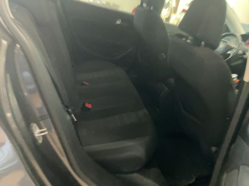 Peugeot 308 1.6 Blue-HDi Allure — zdjęcie 14