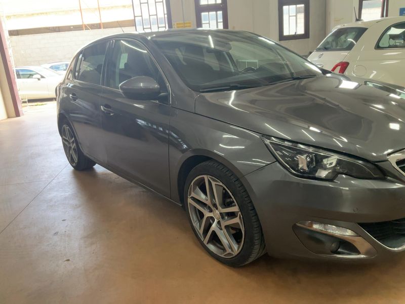 Peugeot 308 1.6 Blue-HDi Allure — zdjęcie 8