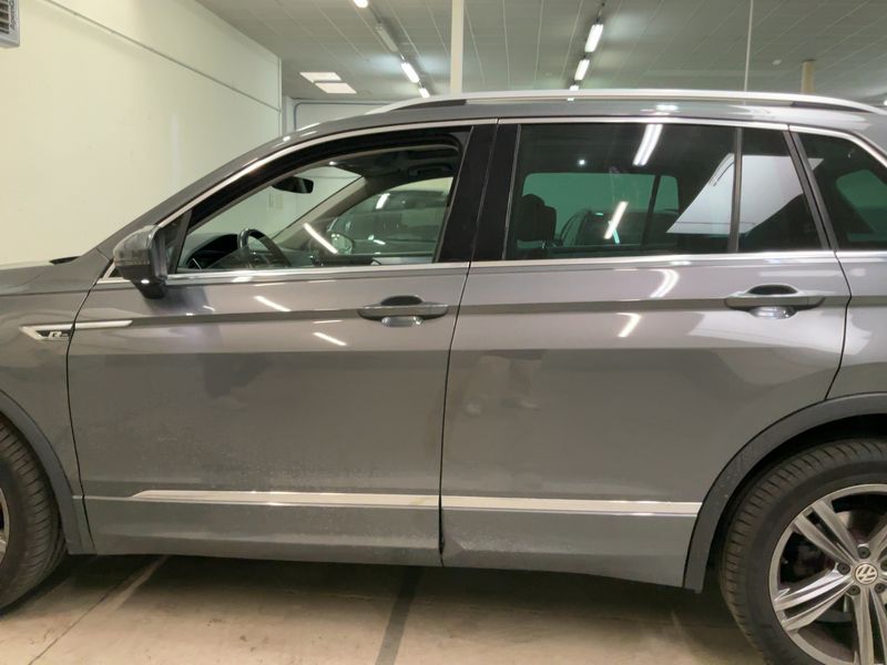 Volkswagen Tiguan 2.0 TDI Sport 4Motion BlueMotion Tech — zdjęcie 4