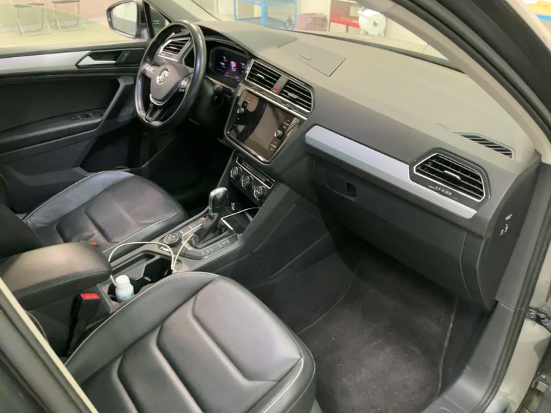 Volkswagen Tiguan 2.0 TDI Sport 4Motion BlueMotion Tech — zdjęcie 12