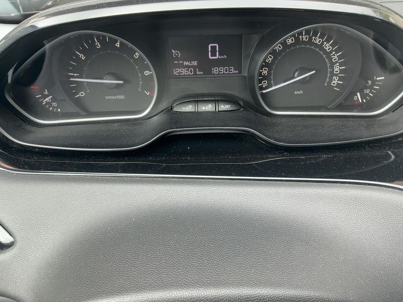Peugeot 208 1.2 VTi Active — zdjęcie 4