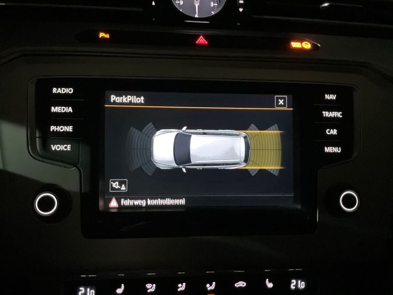 Volkswagen Passat 1.4 TSI Comfortline BlueMotion Tech — zdjęcie 32