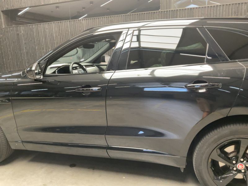 Jaguar F-Pace P400 Mild-Hybrid R-Dynamic Black AWD — zdjęcie 4
