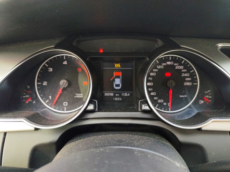 Audi A5 2.7 V6 TDI — zdjęcie 12