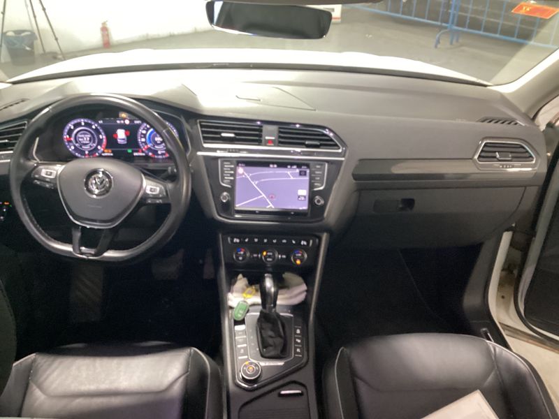 Volkswagen Tiguan 2.0 TDI Sport 4Motion BlueMotion Tech — zdjęcie 12