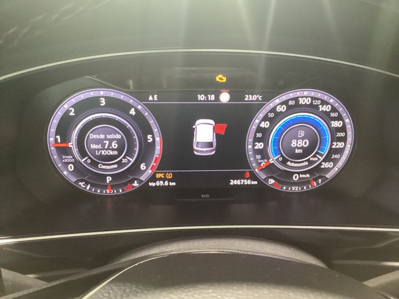 Volkswagen Tiguan 2.0 TDI Sport 4Motion BlueMotion Tech — zdjęcie 13